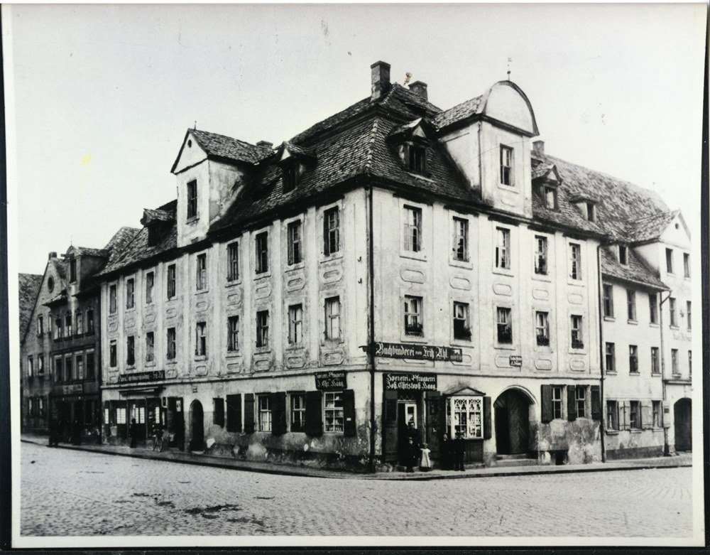 Königsplatz 14, Uhl um 1900 – 2 klein